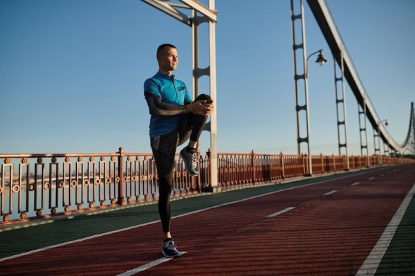 What Are the Best Practices for Hydration and Electrolyte Management in Marathon Runners?